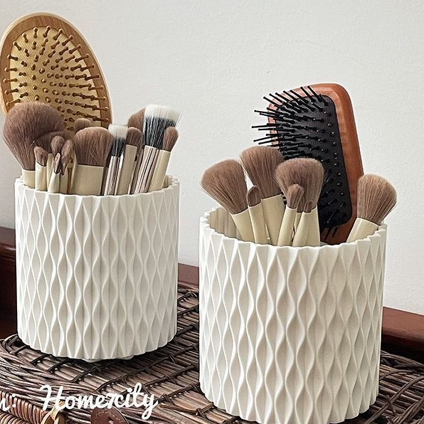 Hộp đựng bút, đựng cọ trang điểm 5 ngăn  tiện dụng chất liệu nhựa PP cao cấp Họa tiết sọc