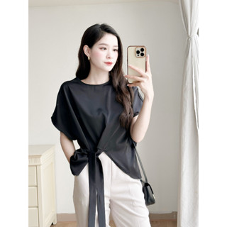 MYAN DESIGN Áo Sơ Mi Buộc Vạt Tay Cánh Dơi Điệu Đà Nữ Tính Áo Kiểu Nữ Buộc Eo Tay Ngắn Màu Be Trắng Đen Avn032424