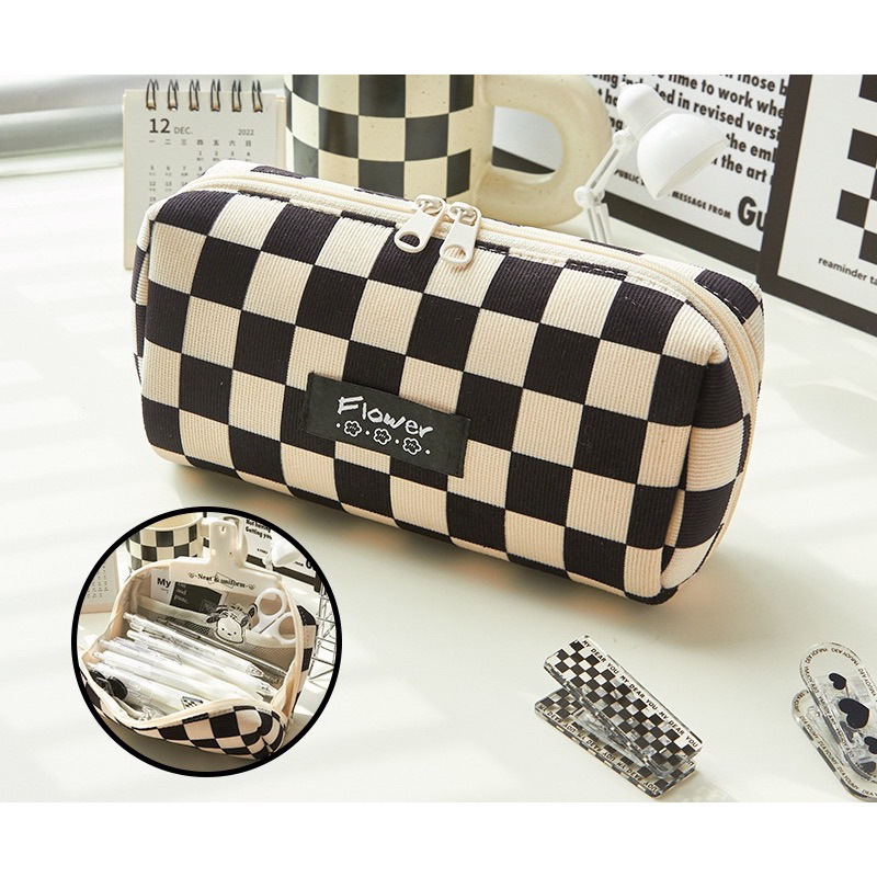Túi bút kẻ caro đen trắng FLOWER nhung mịn