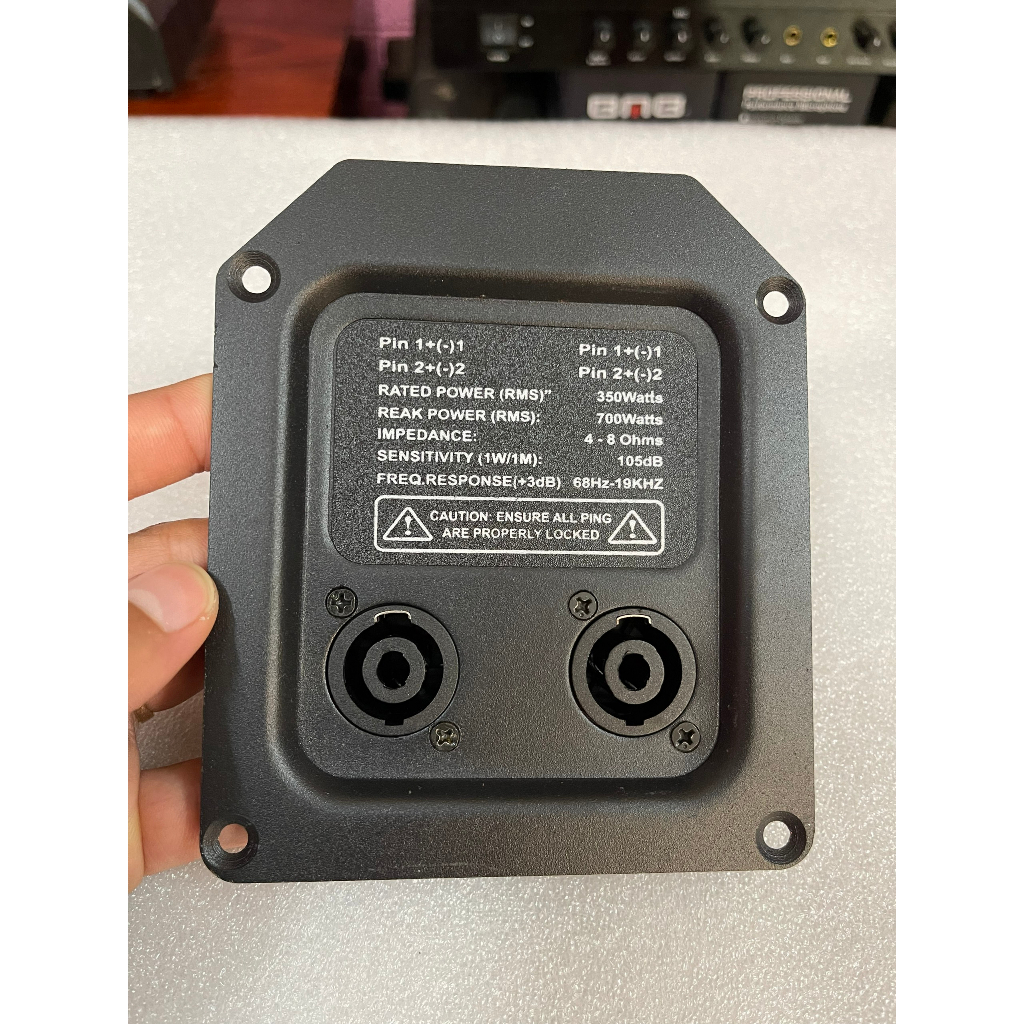 TRẠM LOA SÂN KHẤU BẰNG SẮT , KÍCH THƯỚC 11CM X 13CM , GIÁ 1 CHIẾC