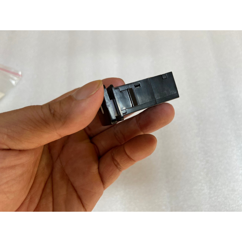 Công tắc đèn gầm, công tắc đèn sương mù xe Mitsubishi và Toyota