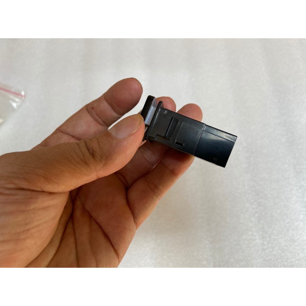 Công tắc đèn gầm, công tắc đèn sương mù xe Mitsubishi và Toyota