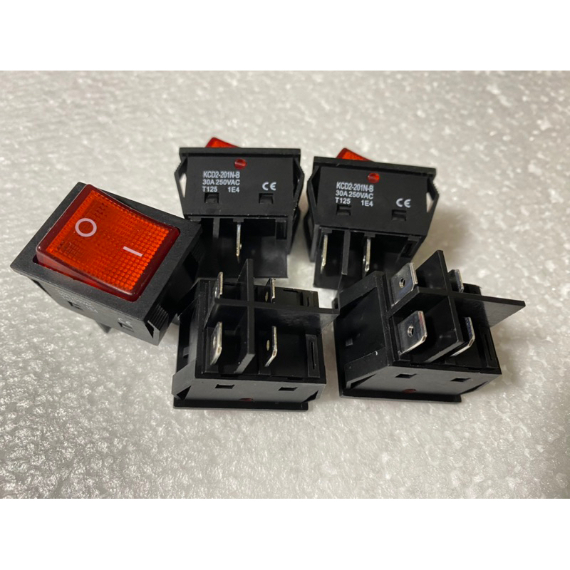 2  chiếc công tắc máy hàn  4 chân 30A 250v