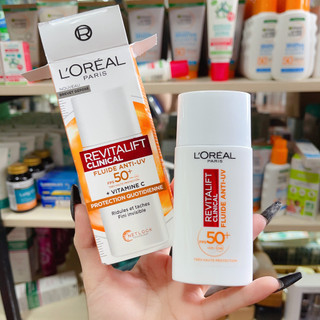 Kem chống nắng đa tác động L'Oreal Revitalift Clinical Vitamin C dưỡng trắng, mờ thâm nám