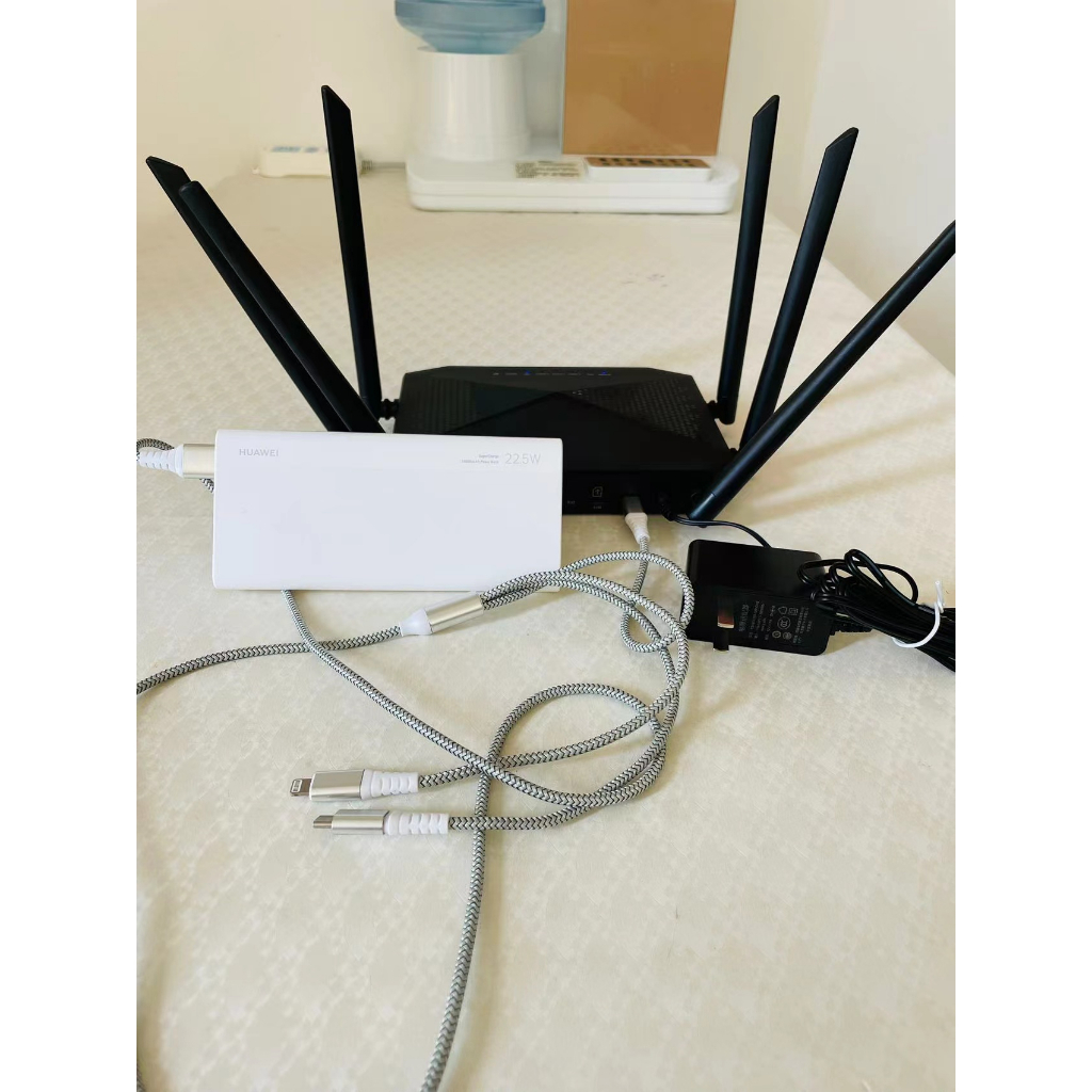 Bộ phát wifi từ sim 4G, bộ phát wifi 4G LTE B618 có 4 cổng WAN/LAN, 6 ăngten