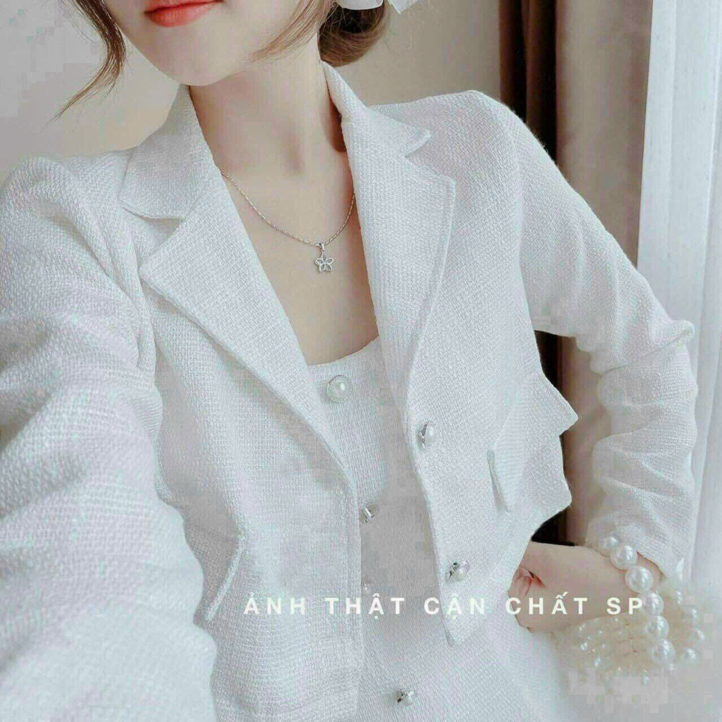 Sét Váy trắng 2 dây họa tiết đính nút ngọc  mix áo khoắc leini tay dài. Free sz 40-53kg