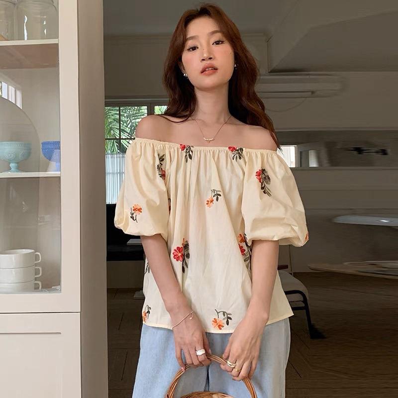 Áo trễ vai hoa thêu xinh xắn dành cho mùa hè