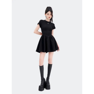 Đầm body dáng xoè