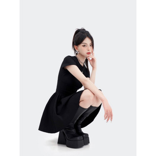Đầm body dáng xoè