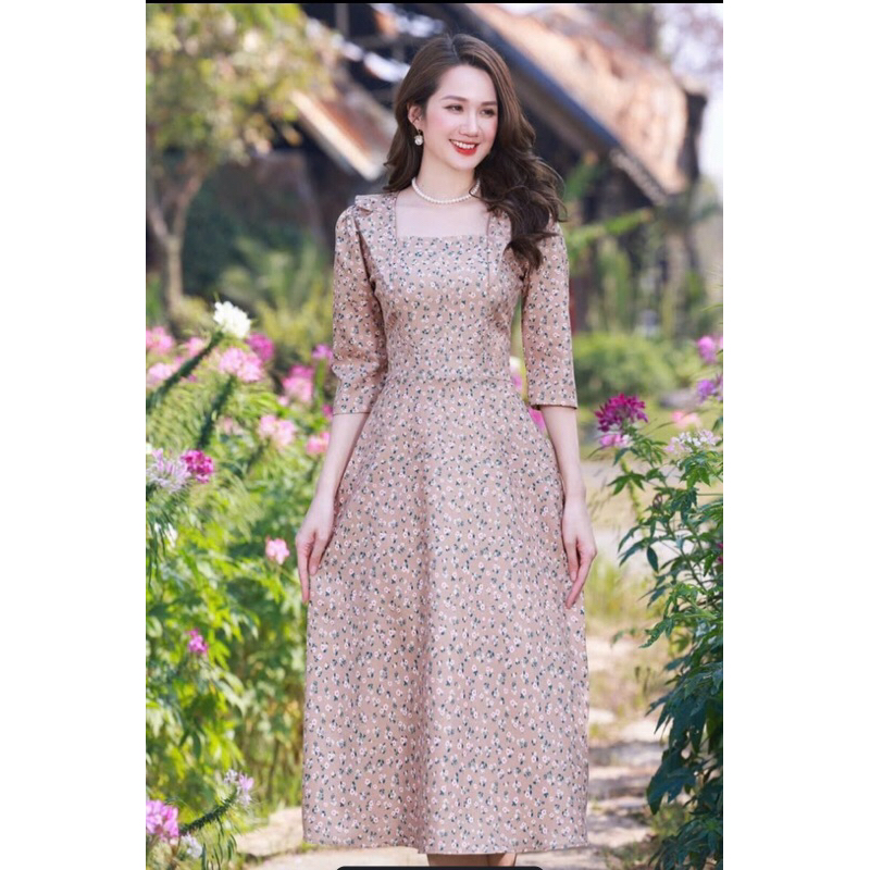 Váy hoạ tiết hoa nhí