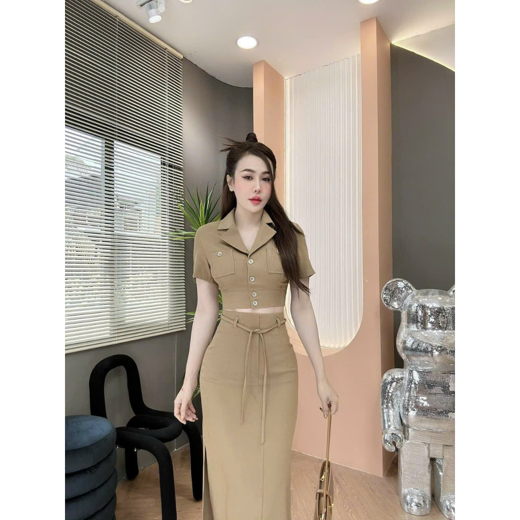 SÉT BỘ ÁO CỔ VEST CHÂN VÁY DÀI KÈM DÂY SIÊU SANG CHẢNH ĐẸP TỪNG CENTIMET