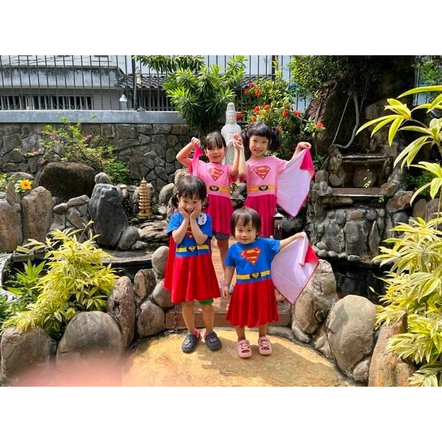 Váy SIÊU NHÂN hồng cho bé gái - đầm trẻ em kèm tà bay