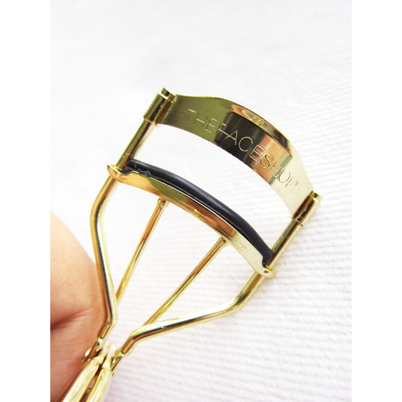 Kẹp bấm mi TFS Premium Eyelash Curler vàng kèm lõi thay TCN