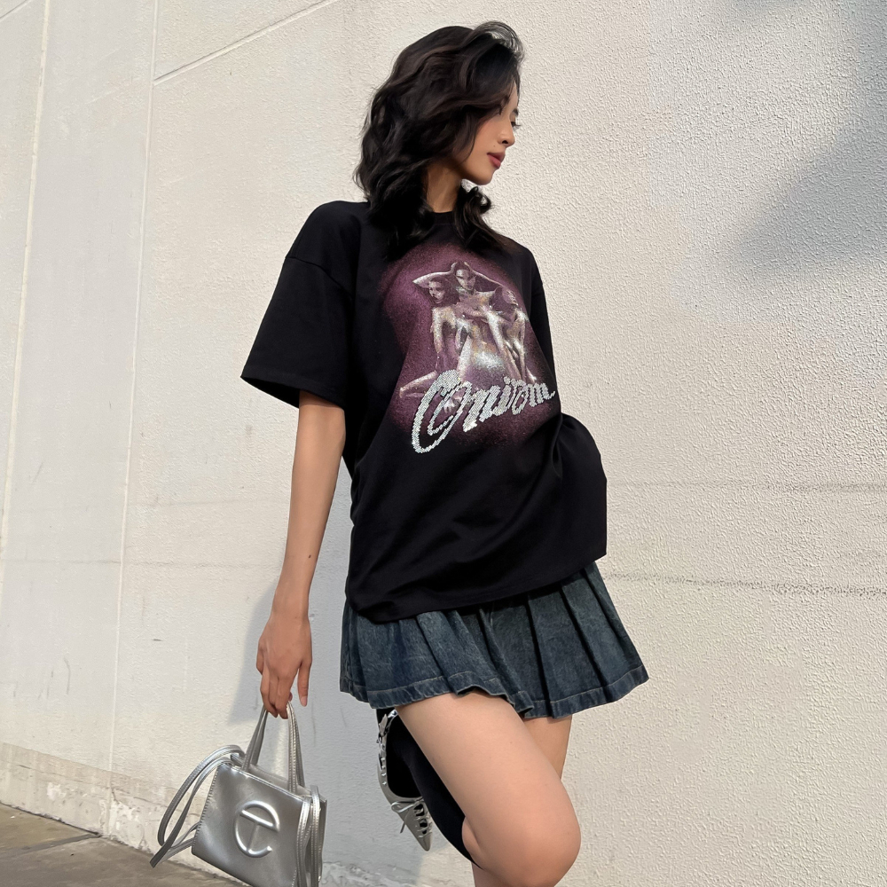 Áo thun nữ Shimmer Show T-Shirt màu đen đính hạt - Charm tee Onism