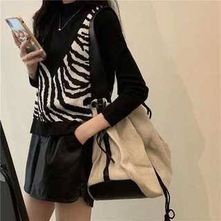 Áo gile len vằn, Áo gile len nữ