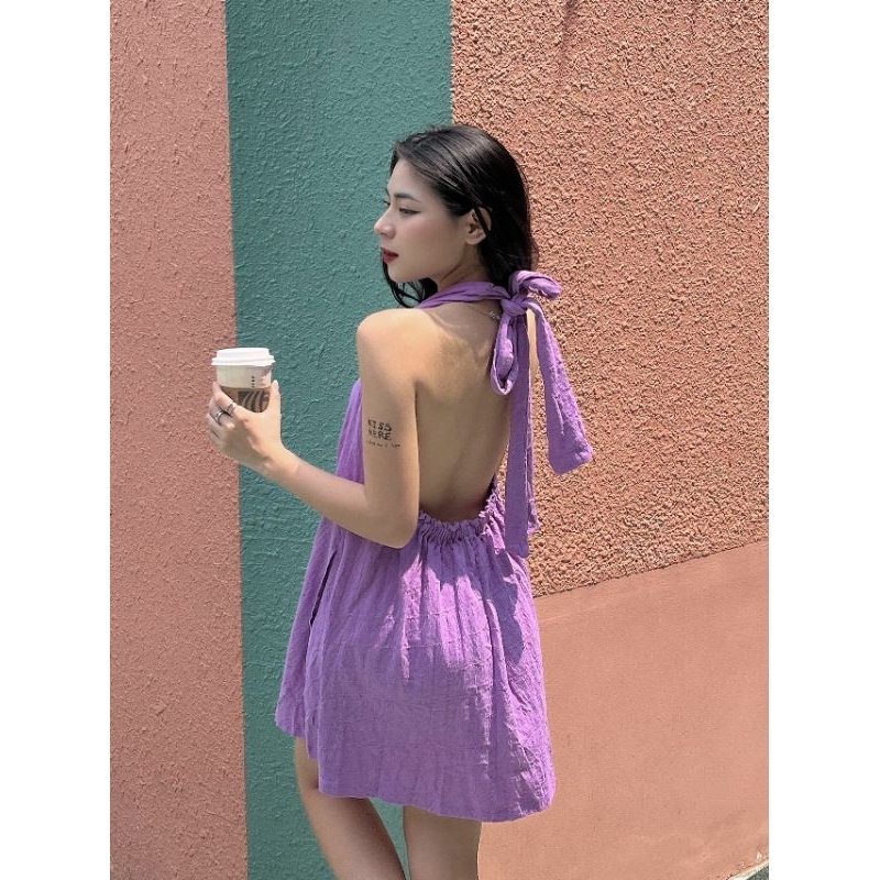 Đầm yếm hở lưng dáng xinh