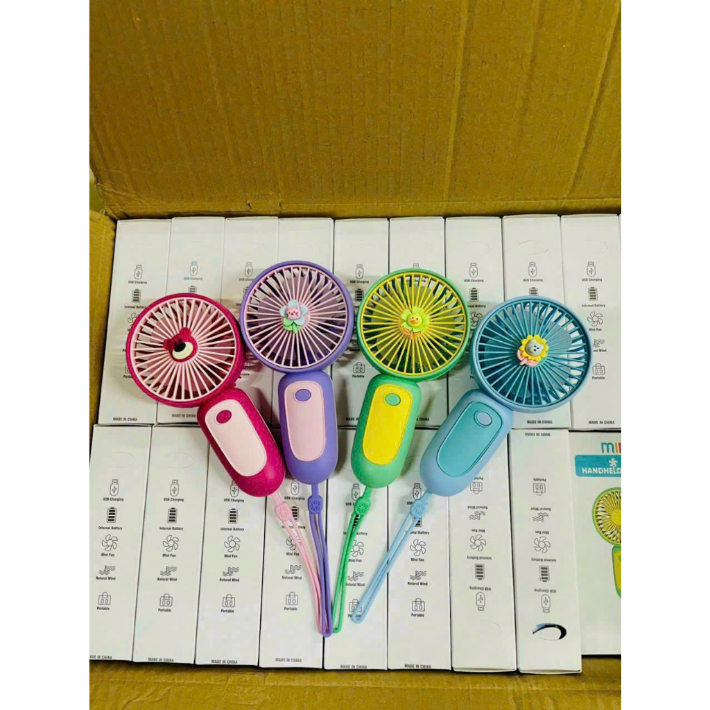 Quạt Cầm Tay Mini , Quạt Sạc Tích Điện Cầm Tay Gấu Dâu Lotso Màu Hồng, Quạt mini cầm tay gấu hồng nhỏ gọn, tiện lợi | BigBuy360 - bigbuy360.vn