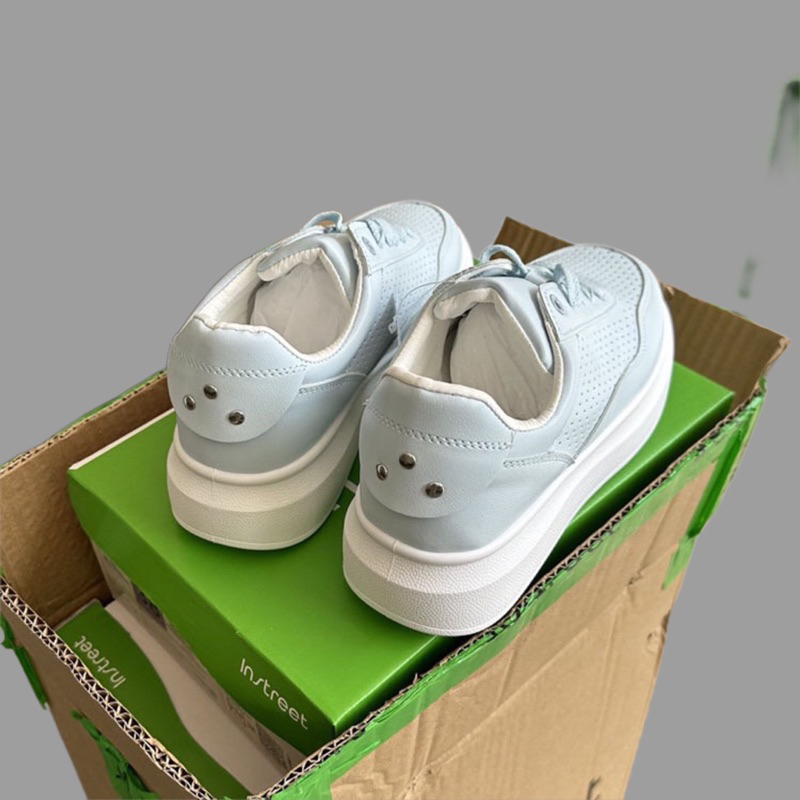 Giầy thể thao nữ, Instreet dư xịn