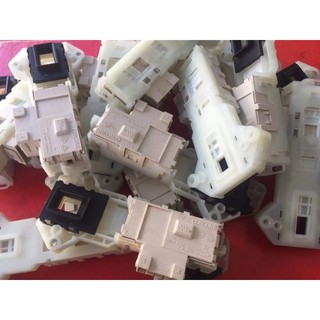 Khoá máy giặt Midea cửa ngang