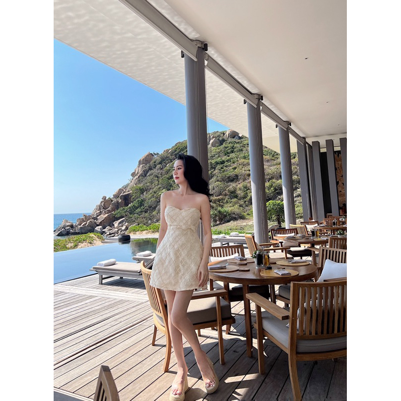 ĐẦM MINI CÚP NGỰC HOẠ TIẾT HOA NỔI SANG TRỌNG - LAVIE MINI DRESS