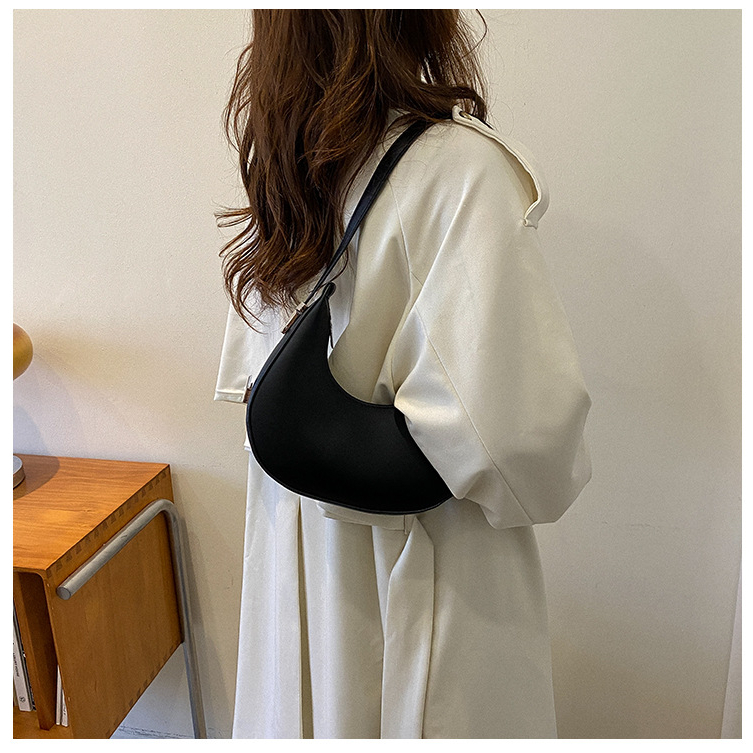 Túi xách nữ kẹp nách kiểu yên ngựa da trơn có khóa kéo thời trang, có hai màu đen và trắng