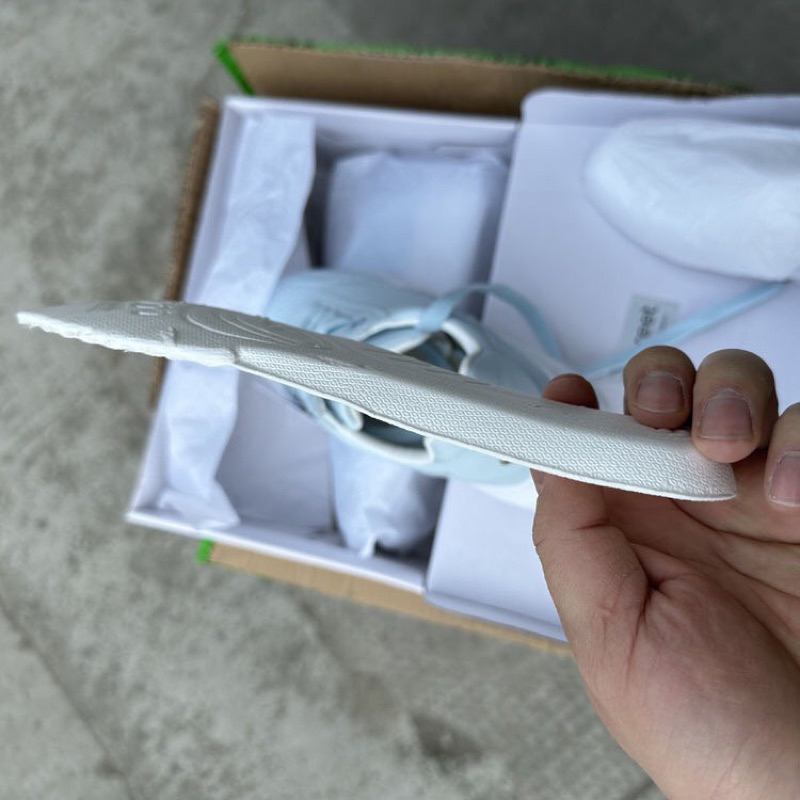 Giầy thể thao nữ, Instreet dư xịn