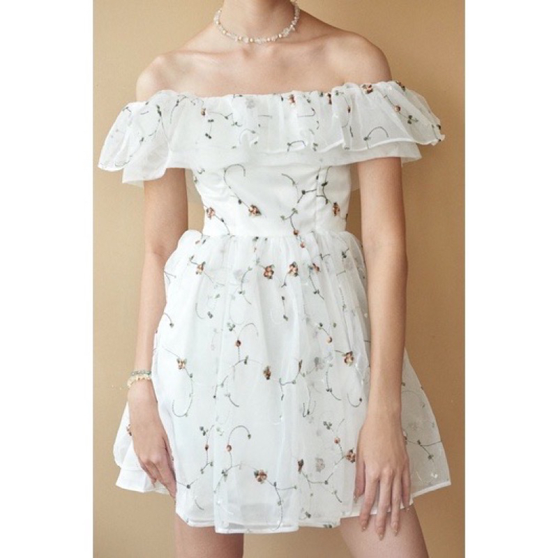 Váy Devon hoa trắng - size M