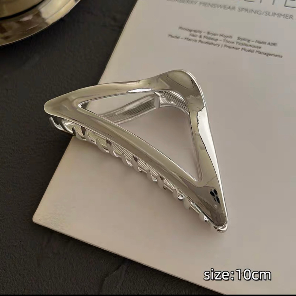 Kẹp tóc nữ tam giác màu bạc đơn giản, xinh xắn cho nữ phong cách Hàn Quốc