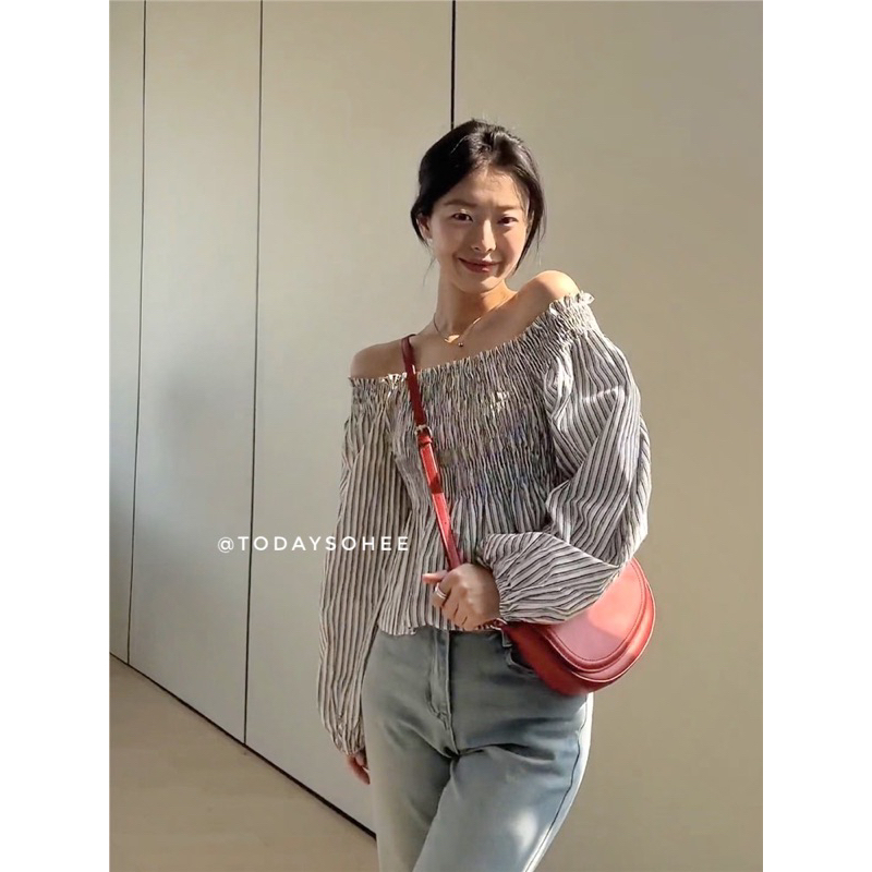 Trễ vai dài tay kẻ sọc