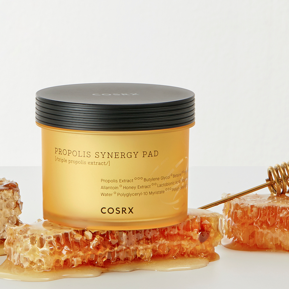 Hộp 70 miếng bông dưỡng da COSRX chứa tinh chất keo ong chăm sóc tổng hợp toàn di