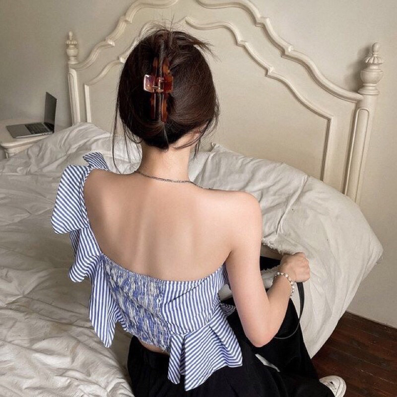 Áo kiểu lệch vai kẻ xanh trắng