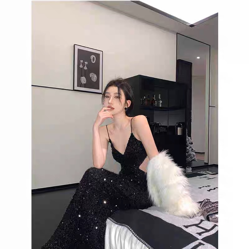 Đầm hai dây midi cổ V cut out eo hở lưng đính kim sa lấp lánh dự tiệc