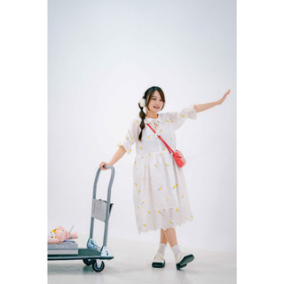 Xoăn | Đầm Mây thêu hoa nhí vintage cổ sen