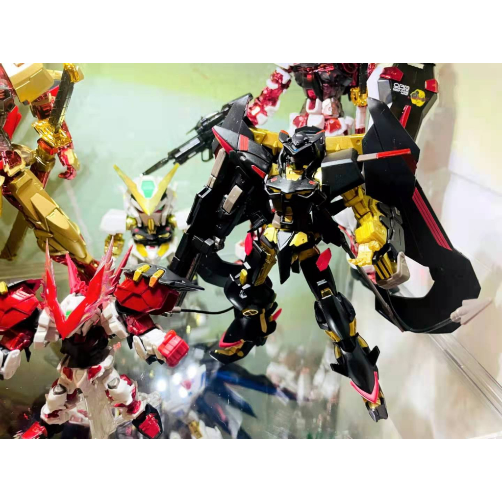 Gundam mô hình cưỡng bức miễn phí đỏ dị giáo