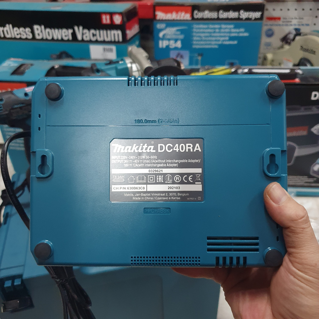 Sạc pin 40v Max Makita DC40RA 191E07-8