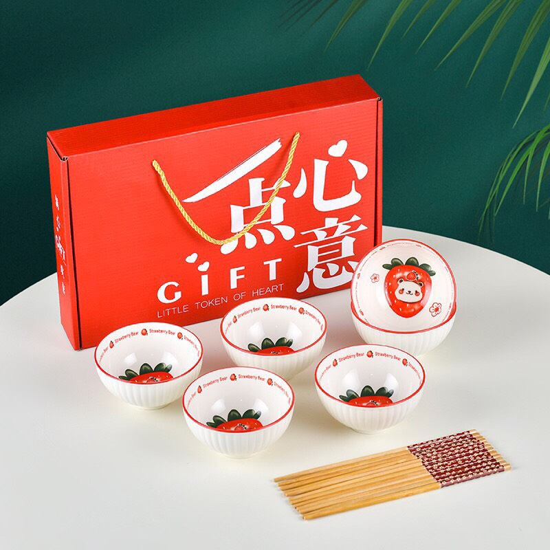 Bộ 6 Chén Sứ Hoạ Tiết Hoạt Hình Hình Gấu Dâu Mẫu Mới - Tặng Kèm 6 Đũa Hoa Cao Cấp