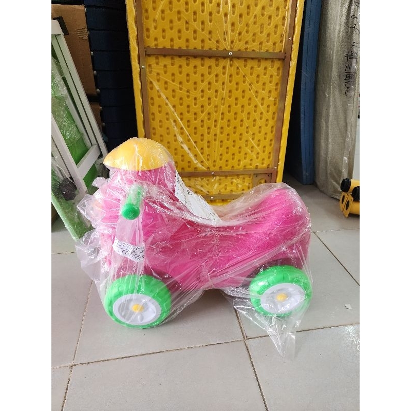 Xe chòi chân cho bé