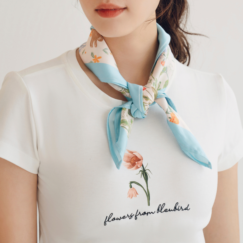 BLEUBIRD Khăn lụa 60x60cm họa tiết khu vườn Garden Scarf