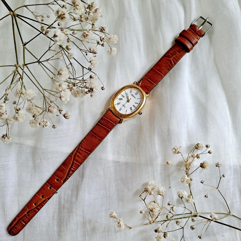 Đồng hồ Si Nhật - Nữ - ALBA mặt Oval xinh xắn lại rất vintage