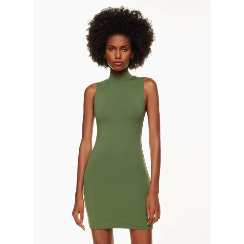 Đầm cổ lọ Bbt dư xịn