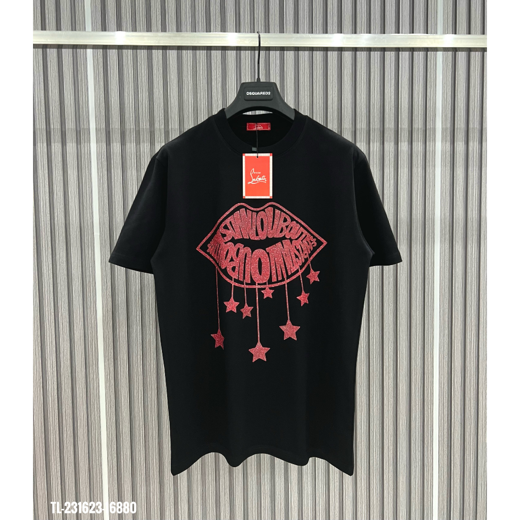 Áo Thun Nam Louboutin Siêu Cấp In Kim Tuyến Đôi Môi Màu Đỏ. Áo Phông Nam Nữ Unisex Chất Liệu Cotton Hot Trend 2023