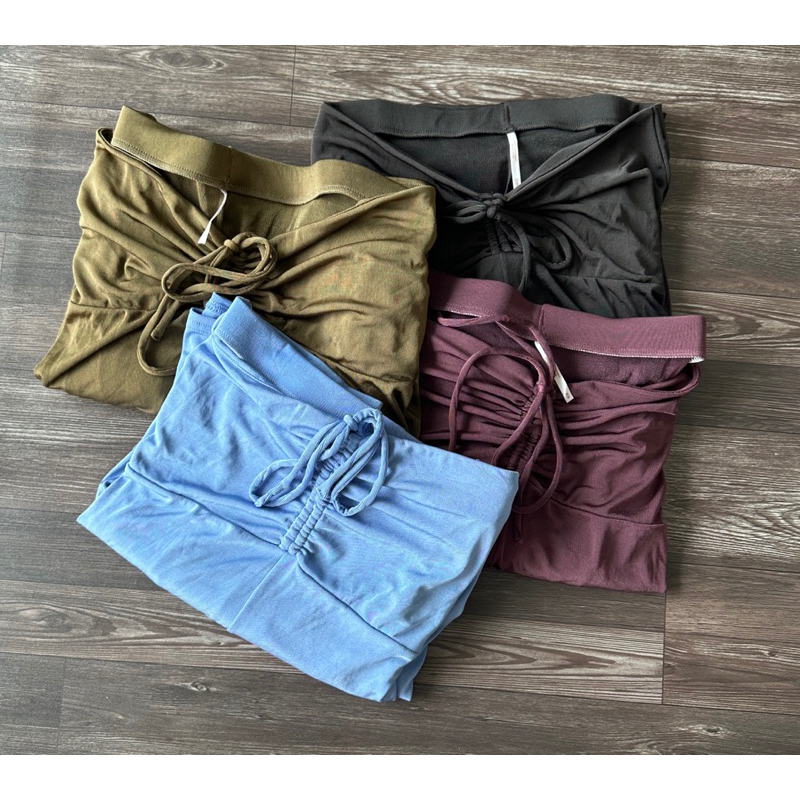 D70 chân váy free people