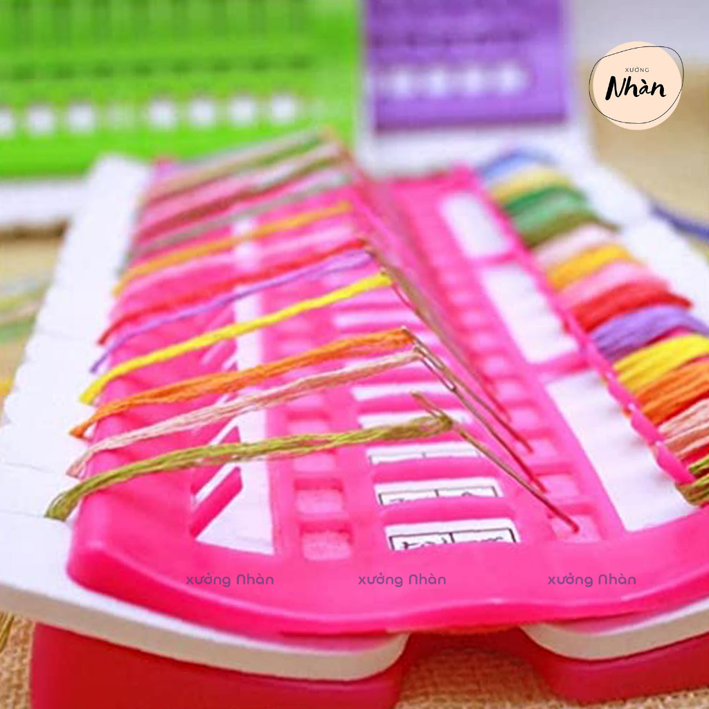 Bảng móc kim thêu - bảng móc chỉ thêu hỗ trợ tranh thêu chữ thập màu ngẫu nhiên