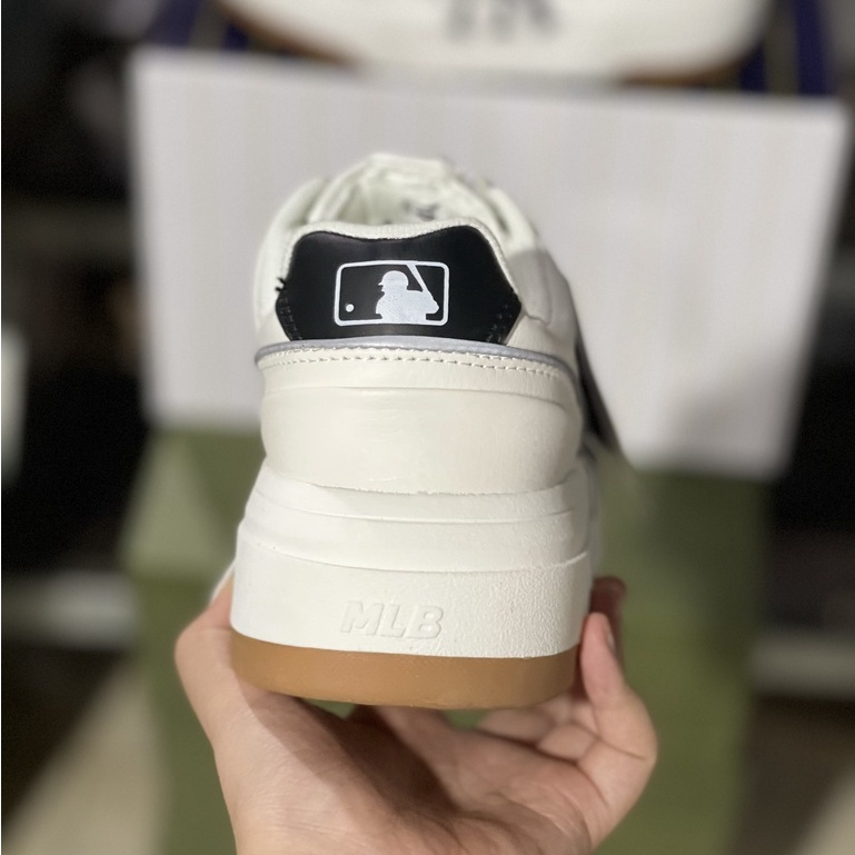 Giày Thể Thao MLB Chunky Liner New York Yankees NY Đen đế nâu hot trend 2023 Sc cho nam nữ/Giày quảng châu 68 | BigBuy360 - bigbuy360.vn