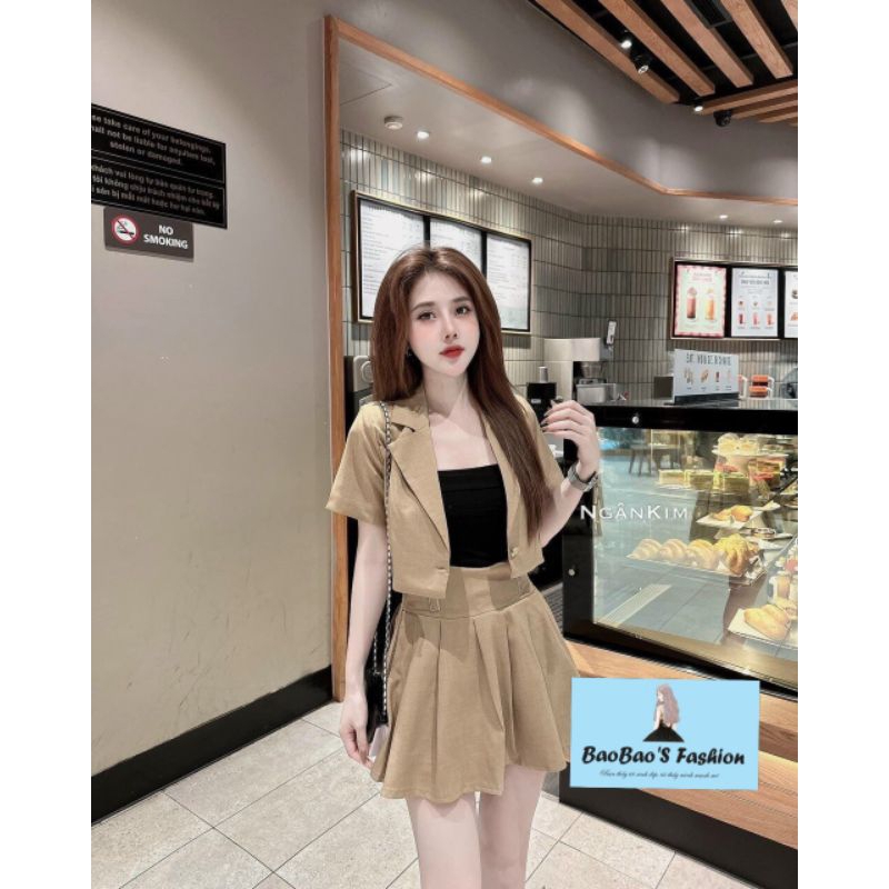 Set nâu áo và chân váy xếp ly