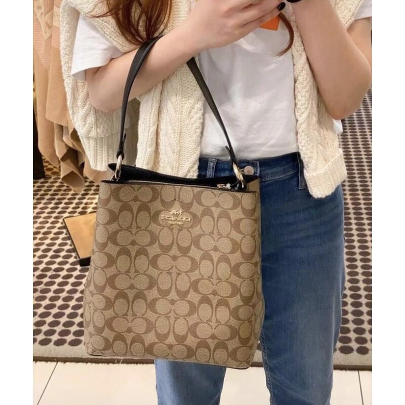 Túi xách Coach Town Bucket bag size lớn