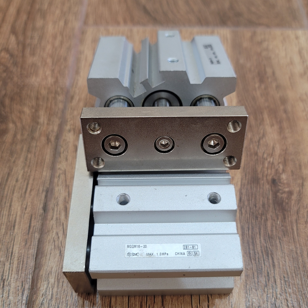 Xilanh SMC 3 ty MGQM16-20 16-10