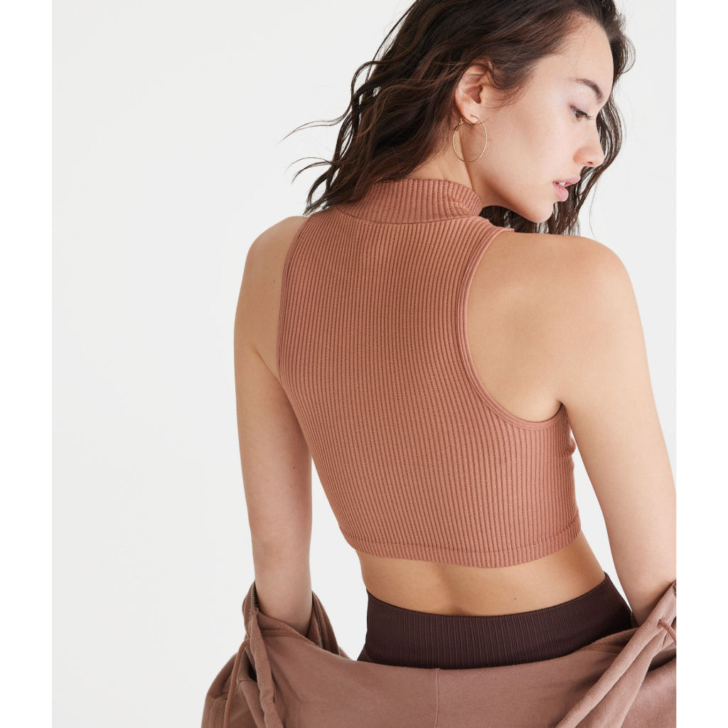 Áo AeR0 croptop cổ lọ tay khoét sâu