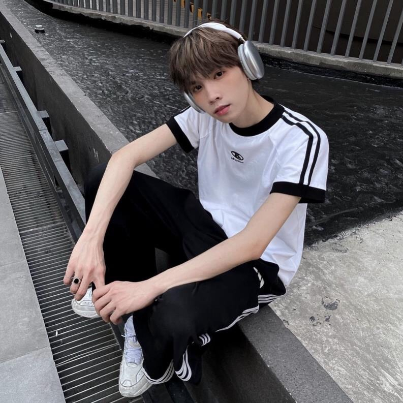 Áo thun, áo phông baby tee killsytem màu trắng logo viền K unisex dành cho nam nữ | BigBuy360 - bigbuy360.vn