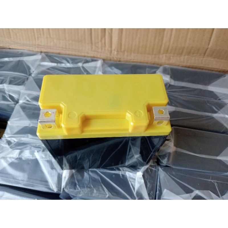 Bình  ắc quy 12,8v_6ah -280cc cho xe dream đã chế , độ và sirius